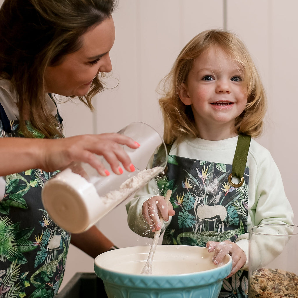 matching kids and mom aprons