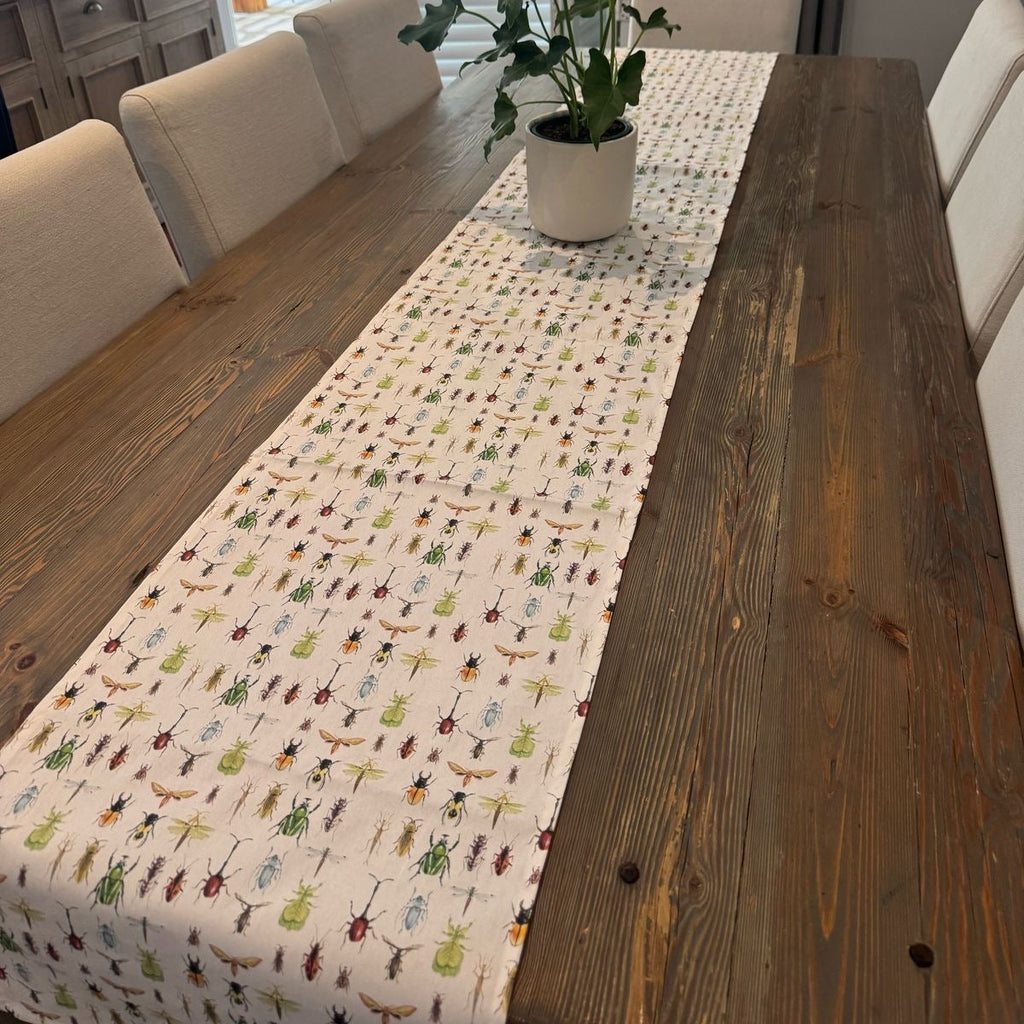 table_runner_insects