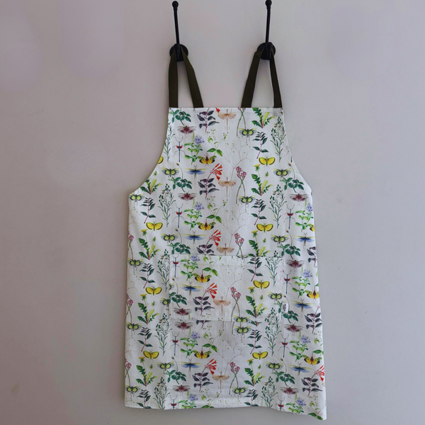 apron fergus the frog 