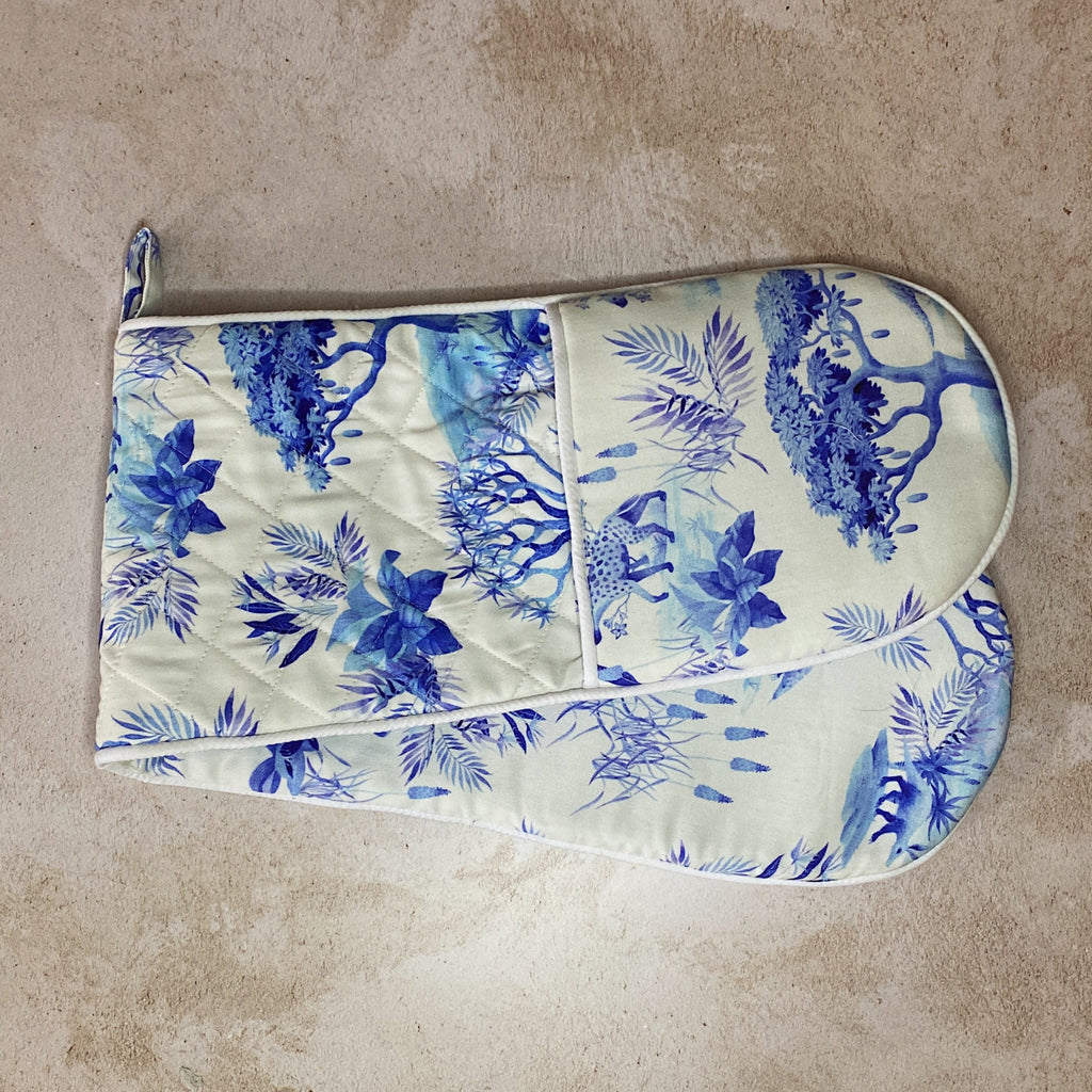 oven glove kitchen African delft kitchen cooking heat padding thick fabric blue and white animals 