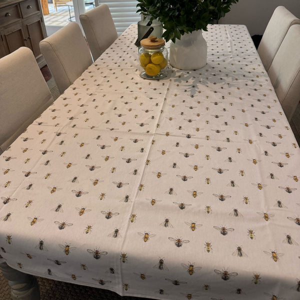 table cloth bees