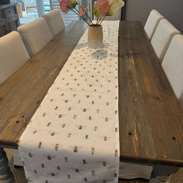 table_runner_bees